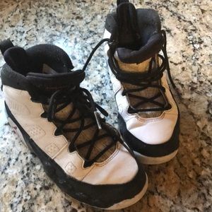 Air Jordan Retro 9s. 👟 Boy’s Size 13!